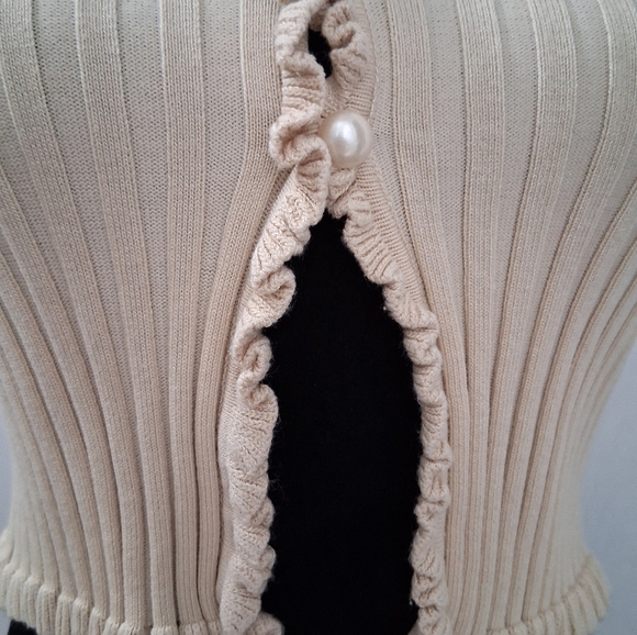NWOT Princess Polly Beige Cropped & Ribbed Cardigan/ Top    Size S/M - Picture 4 of 16